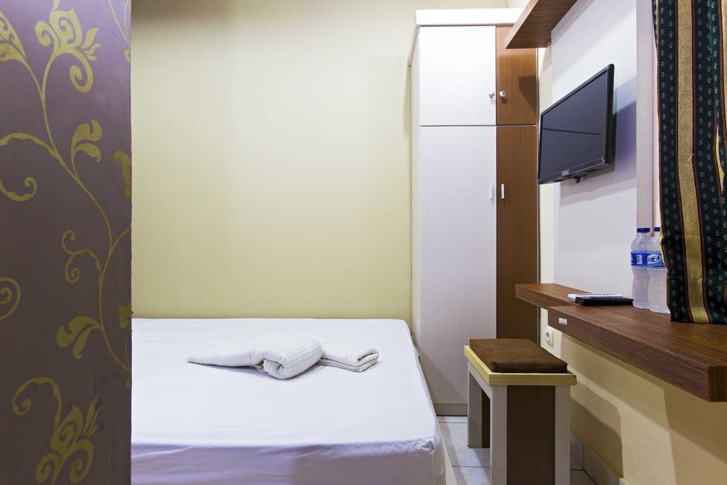 Reddoorz @ Tebet Asem Baris Hotell Jakarta Exteriör bild
