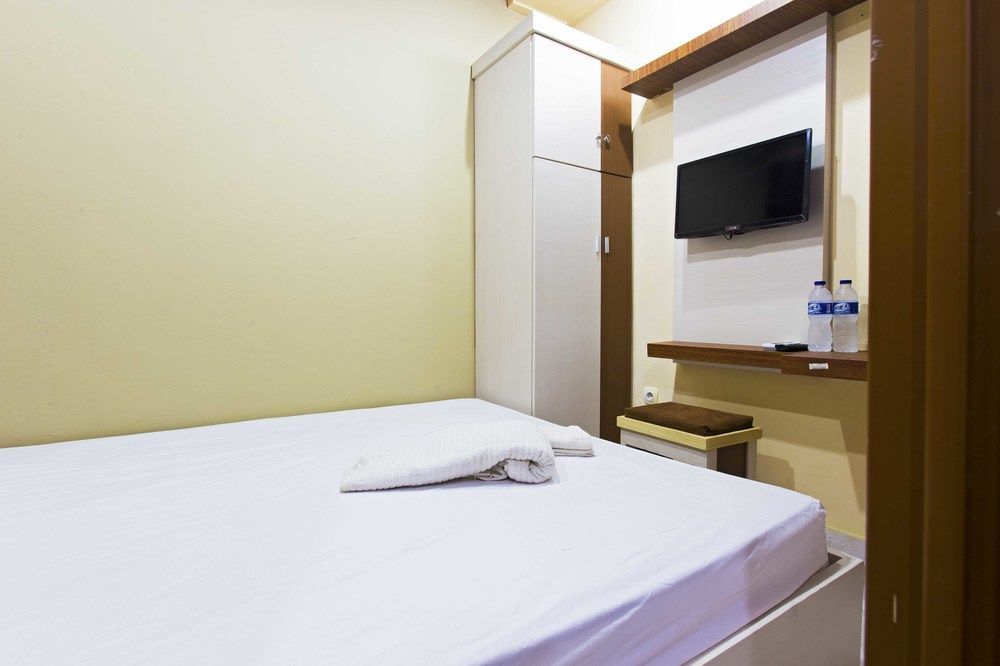 Reddoorz @ Tebet Asem Baris Hotell Jakarta Exteriör bild