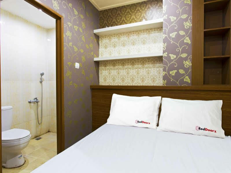 Reddoorz @ Tebet Asem Baris Hotell Jakarta Exteriör bild